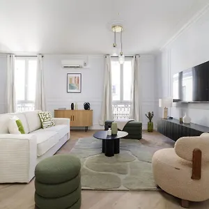 Appartement Poetic - Champs Elysees, Paris